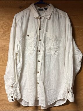 Liz Wear Lightweight Linen Button-Up Shirt